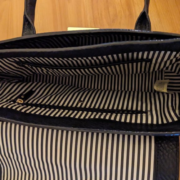 Kate Spade - Medium Black Pebble Leather Satchel - Picture 5 of 7